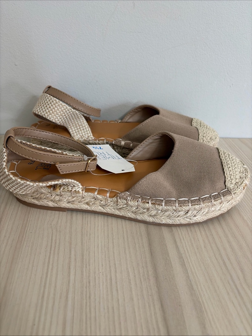 Time and Tru New! Taupe Canvas Espadrille Flats 7.5 - Picture 5 of 7